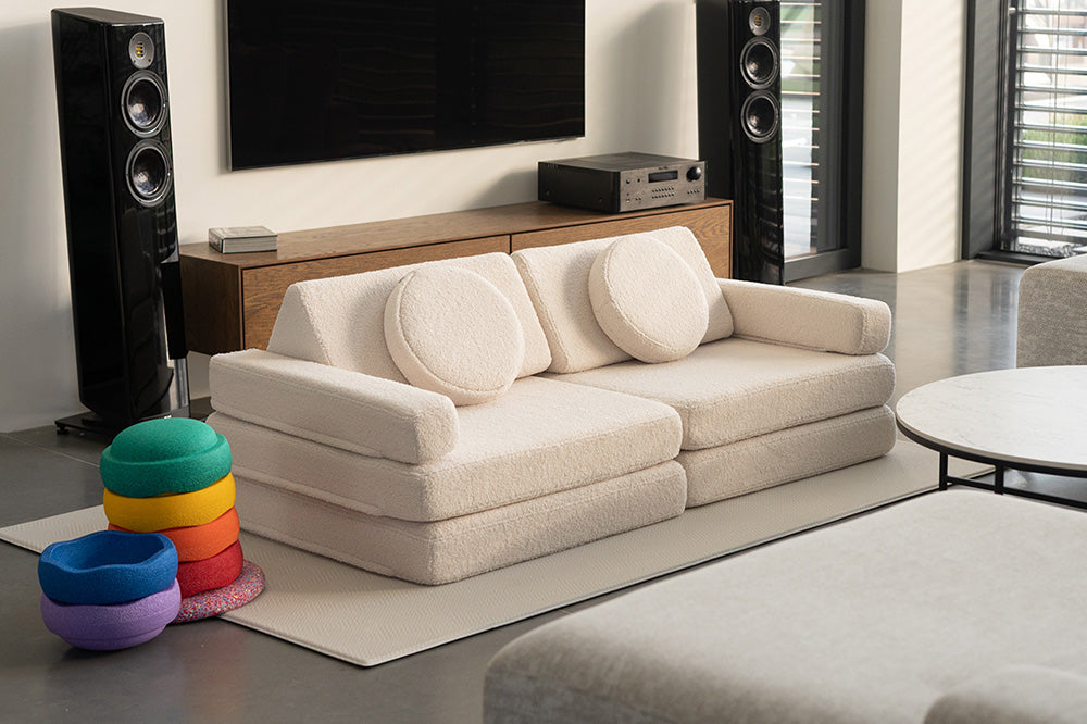 Shappy Play Sofa als skulpturaler Aufbau