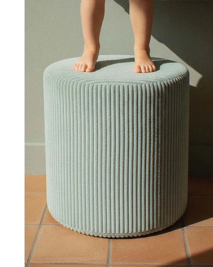 Child standing on Shappy Pouf Corduroy Peppermint
