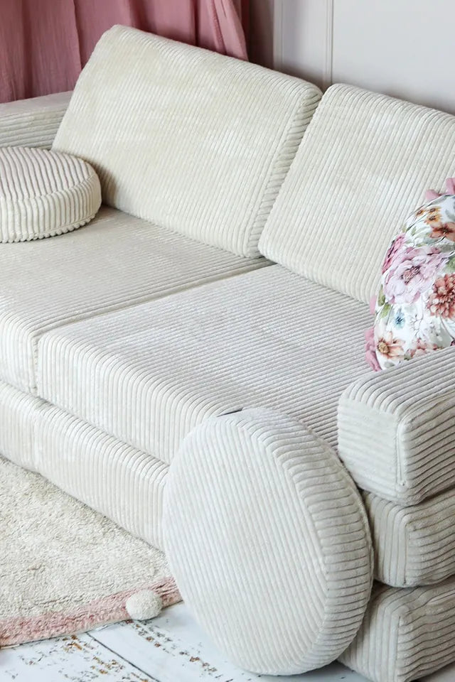 Speelbank van Corduroy in Vanilla in een kinderkamer