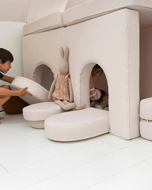 Children playing with Arches Original