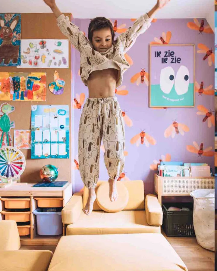 Girl jumping on Trampoline Original Mustard