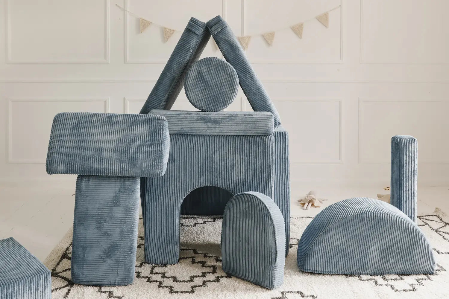 Shappy Arches Original Corduroy, A house with a front door