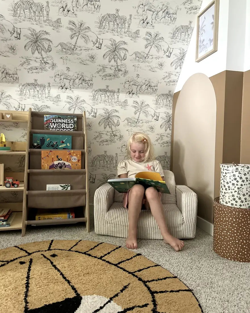 Lumi Chair Corduroy, Lumi every day 1