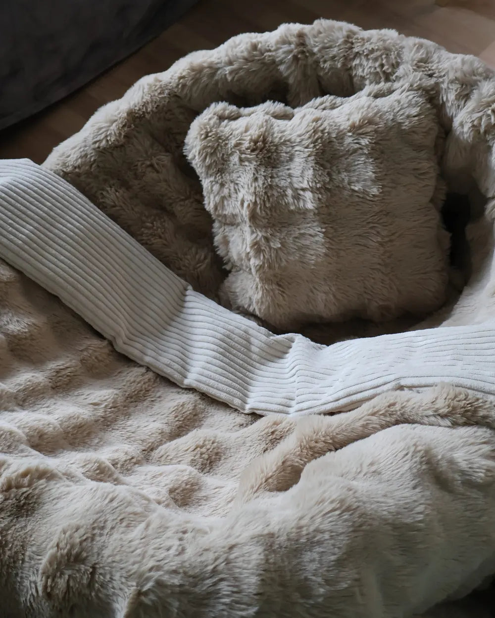 Snuggle Cushion, faux fur side